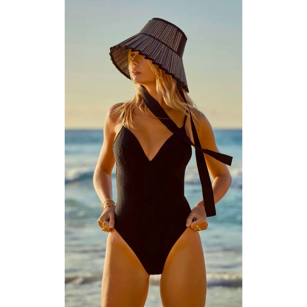 SEA LEVEL Honeycomb One-Piece Swimsuit ❤️IN STORES❤️NWT❤️